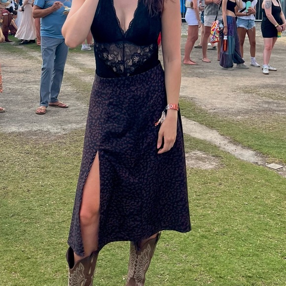 SHEIN floral midi skirt with slit - Picture 2 of 2